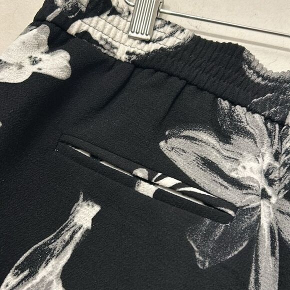 Katherine Barclay black white gray floral pull on pants Size 12 EUC - Picture 6 of 13